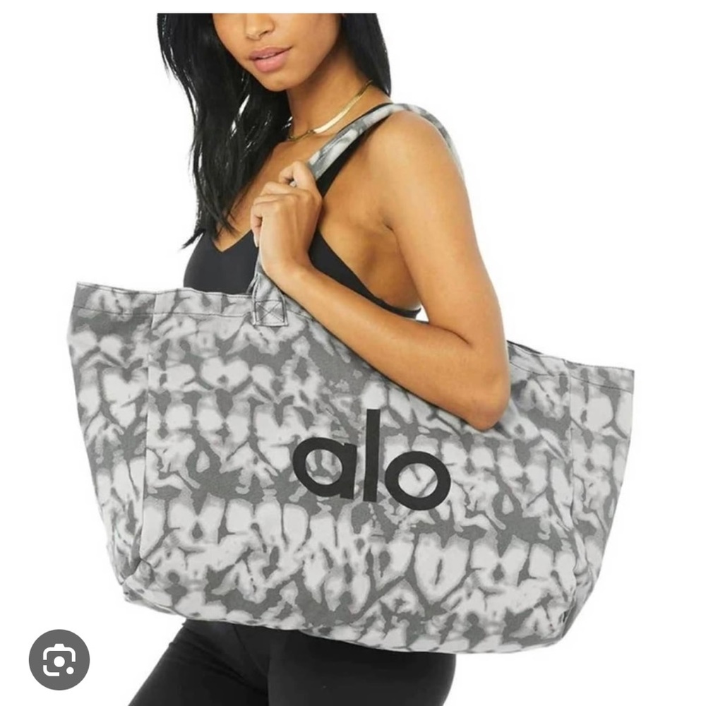 Alo tie-dye tote